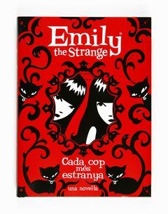 EMILY THE STRANGE. CADA COP MÉS ESTRANYA