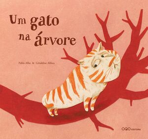 UM GATO NA ÁRVORE